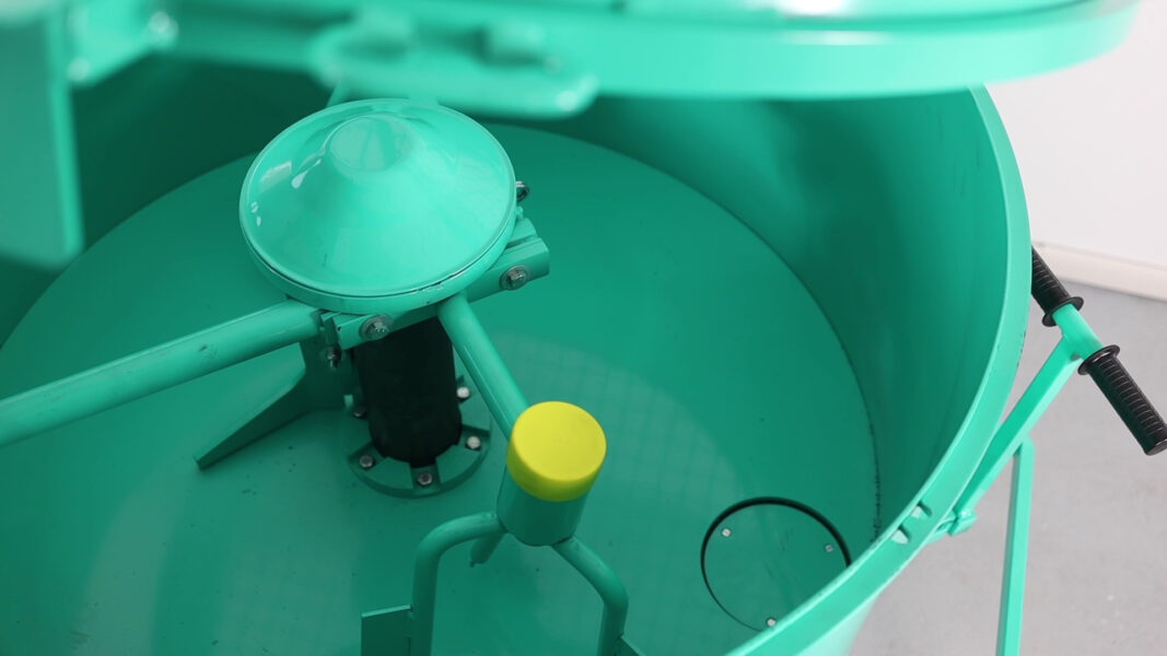Mix 750 Vertical Shaft Mixer - Inside Mixer